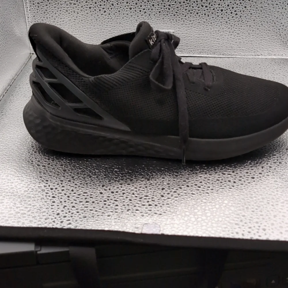 Kizik Athens Black Outsole Women's Athletic Sneaker Shoe Women's Size 10 Wide